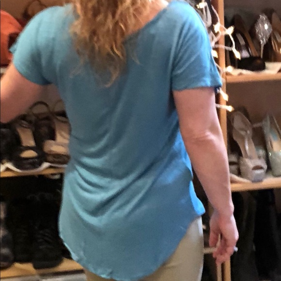 Ocean Blue Buttery soft Basic Tee w/ Pockets - Picture 3 of 3